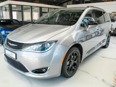 Gebraucht Chrysler Pacifica Touring 291 PS (214 kW) 2017 Grau Van / Kleinbus