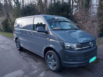 Gebraucht VW Transporter Comfortline 150 PS (110 kW) 2016 Grau Van