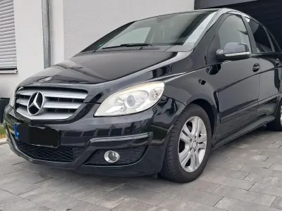 Gebraucht Mercedes B180 109 PS (80 kW) 2009 Schwarz Van / Kleinbus