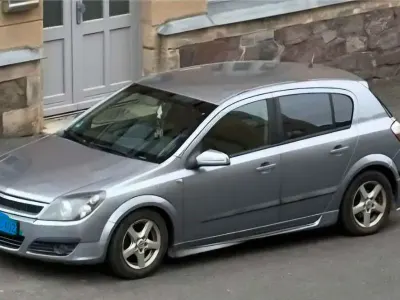 Gebraucht Opel Astra Sport 101 PS (74 kW) 2003 Limousine
