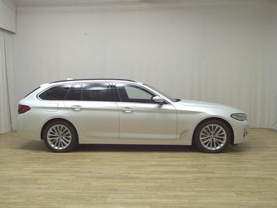 Gebraucht BMW 530e Luxury Line 292 PS (214 kW) 2021 Weiss Kombi