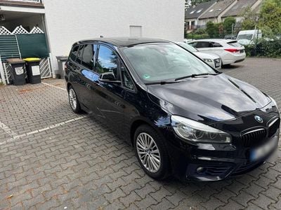 Gebraucht BMW 220 Sport Line 190 PS (139 kW) 2016 Schwarz Van / Kleinbus