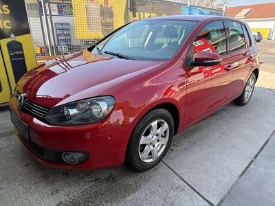 Gebraucht VW Golf VI Team 80 PS (58 kW) 2010 Rot Kleinwagen