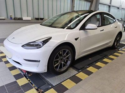 Weiß Gebraucht 2022 Tesla Model 3 Limousine | 28.000 € (Guter Preis)