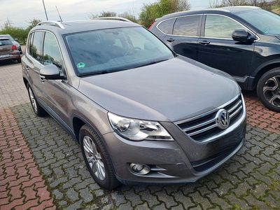 Grau Gebraucht 2008 VW Tiguan Sportline SUV | 8.800 € (Etwas zu teuer)
