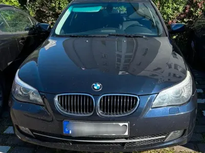 Gebraucht BMW 525 197 PS (144 kW) 2009 Blau Limousine