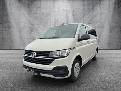 Gebraucht VW Multivan 150 PS (110 kW) 2021 Ontariogruen Van / Kleinbus