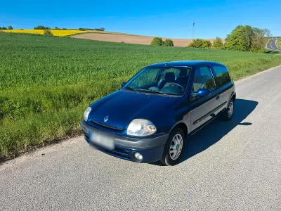 Brugt Renault Clio II 58 HK (42 kW) 2001 Blå Hatchback