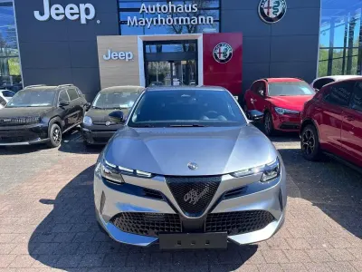 Ny Alfa Romeo Junior Edizione Speciale 136 HK (100 kW) 2026 Grå SUV