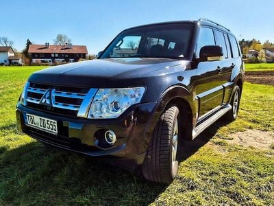 Second-hand Mitsubishi Pajero Instyle 200 CP (147 kW) 2012 Negru SUV