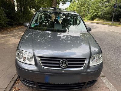 Gebraucht VW Touran 140 PS (102 kW) 2004 Grau Van / Kleinbus