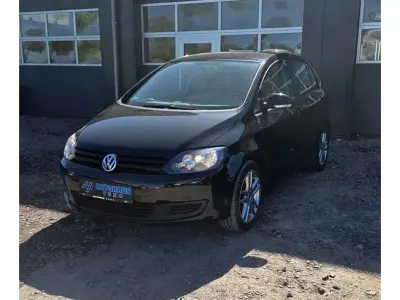 Gebraucht VW Golf VI Trendline 105 PS (77 kW) 2011 Deep black perleffekt (metallic) Kleinwagen