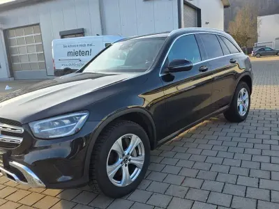 Gebraucht Mercedes GLC300 194 PS (142 kW) 2021 Schwarz SUV