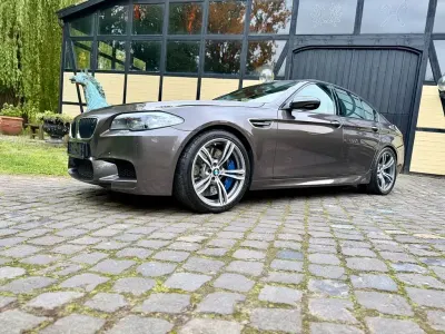 Gebraucht BMW M5 Shadowline 560 PS (411 kW) 2013 Braun Limousine