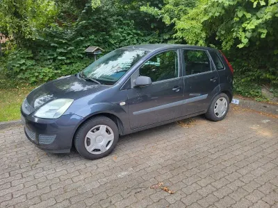 Gebraucht Ford Fiesta 69 PS (50 kW) 2006 Grau Kleinwagen