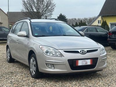 Gebraucht Hyundai i30 Comfort 126 PS (92 kW) 2009 Silber Kombi