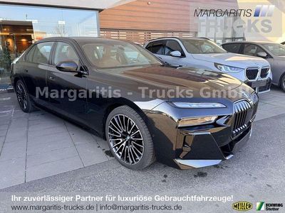 Gebraucht BMW 740 299 PS (219 kW) 2025 Black sapphire metallic Limousine