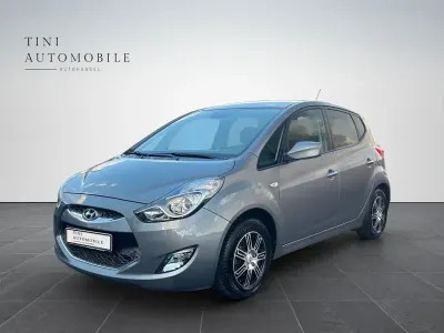 Gebraucht Hyundai ix20 Comfort 125 PS (91 kW) 2012 Grau Kleinwagen