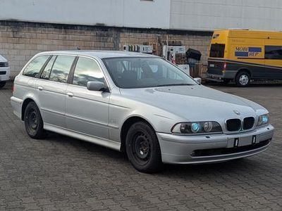 BMW 525