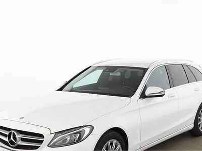 Weiß Gebraucht 2016 Mercedes 180 Limousine | 17.650 € (Teuer)