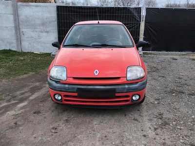Gebraucht Renault Clio II 58 PS (42 kW) 1999 Rot Kleinwagen