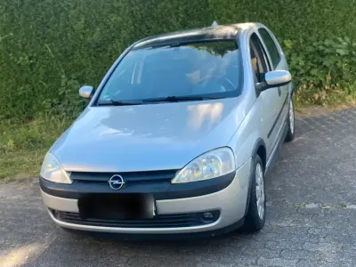 Usado Opel Corsa 75 CV (55 kW) 2002 Gris Utilitario