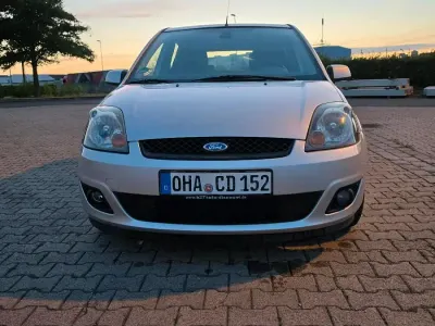 Gebraucht Ford Fiesta 80 PS (58 kW) 2007 Grau Kleinwagen