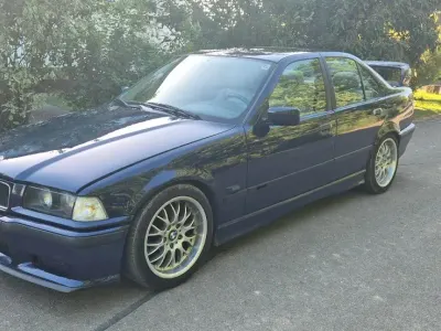 Gebraucht BMW 320 M Sport 150 PS (110 kW) 1995 Blau Limousine