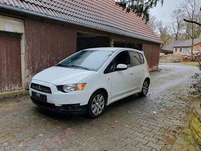 Gebraucht Mitsubishi Colt 95 PS (69 kW) 2011 Weiß Kleinwagen