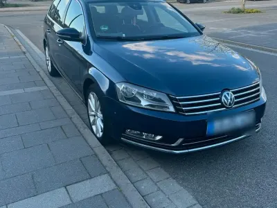 Używany VW Passat Highline 177 KM (130 kW) 2014 Niebieski Kombi