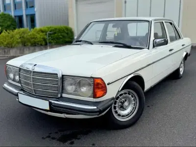 Gebraucht Mercedes 200 109 PS (80 kW) 1981 Weiß Limousine
