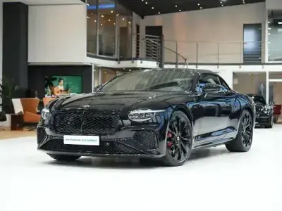 Second-hand Bentley Continental 680 CP (500 kW) 2025 Negru Cabrio