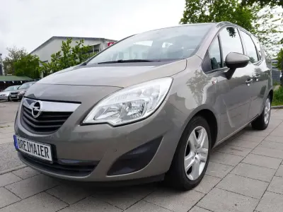 Gebraucht Opel Meriva Edition 131 PS (96 kW) 2010 Muskatgrau/muskat braun(m2) Van / Kleinbus