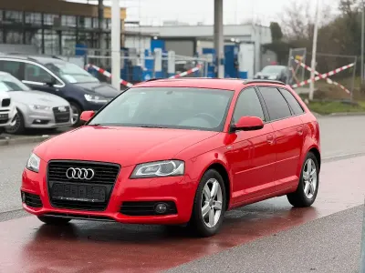 Gebraucht Audi A3 Sportback S-Line 125 PS (91 kW) 2011 Rot Kleinwagen