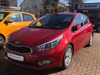 Gebraucht Kia Ceed 99 PS (72 kW) 2013 Rot Kleinwagen