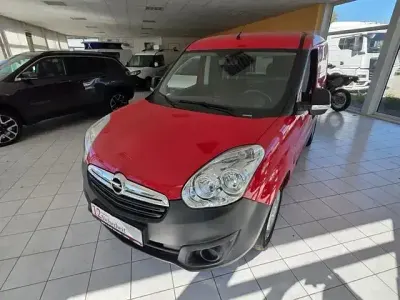 Gebraucht Opel Combo 95 PS (69 kW) 2018 Rot Van / Kleinbus
