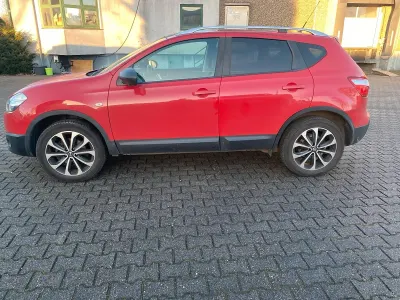 Gebraucht Nissan Qashqai 110 PS (80 kW) 2012 Rot SUV