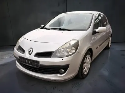 Gebraucht Renault Clio II 88 PS (64 kW) 2006 Silber Limousine