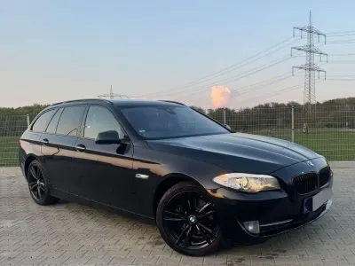 Usata BMW 520 Comfort Edition 184 CV (135 kW) 2013 Nero Station wagon