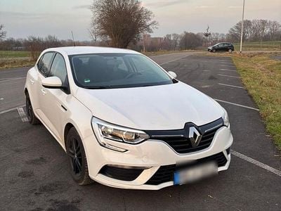 Gebraucht Renault Mégane IV 101 PS (74 kW) 2017 Weiß Limousine