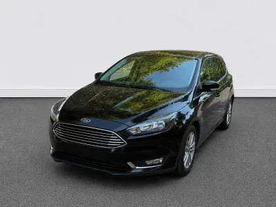 Gebraucht Ford Focus Titanium 125 PS (91 kW) 2017 Schwarz Kombi