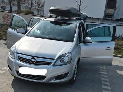 Gebraucht Opel Zafira Edition 140 PS (102 kW) 2012 Silber Van / Kleinbus