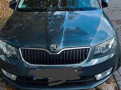 Grau Gebraucht 2016 Skoda Octavia Style Kombi | 8.500 € (Fairer Preis)