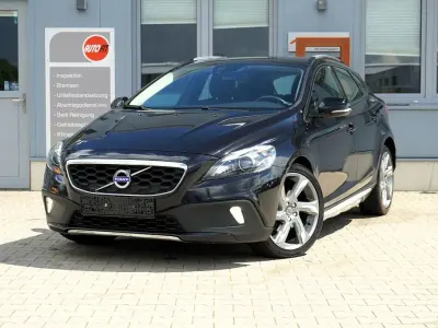 Gebraucht Volvo V40 CC Momentum 114 PS (83 kW) 2014 Schwarz Kombi