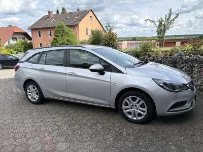 Gebraucht Opel Astra Edition 125 PS (91 kW) 2019 Grau Kombi