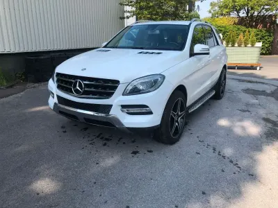 Używany Mercedes ML250 204 KM (150 kW) 2014 Biały SUV