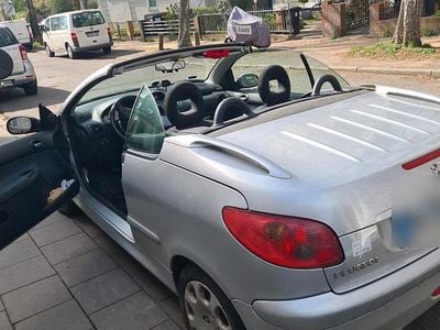 Gebraucht Peugeot 206 CC 109 PS (80 kW) 2006 Silber Cabrio