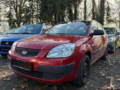 Gebraucht Kia Rio Basis 75 PS (55 kW) 2010 Tropical red Kleinwagen