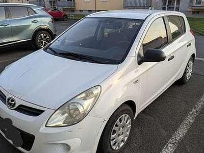 Gebraucht Hyundai i20 Comfort 77 PS (56 kW) 2011 Kleinwagen