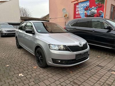 Silber Gebraucht 2015 Skoda Rapid Style Kombi | 10.800 € (Fairer Preis)